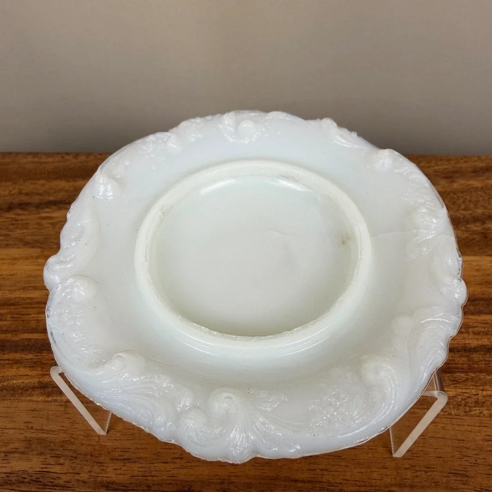 Unbranded vintage milk